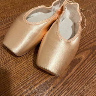 GAYNOR MINDEN U.S.A. MADE POINTE SHOE